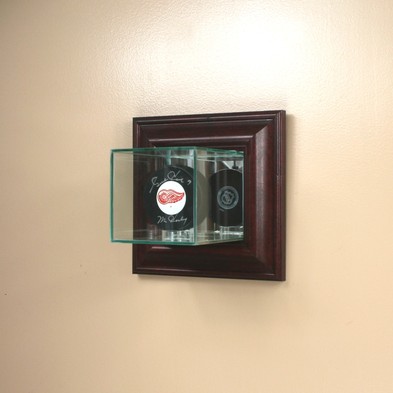 ETCHED GLASS SINGLE HOCKEY PUCK DISPLAY CASE  WALL MOUNT